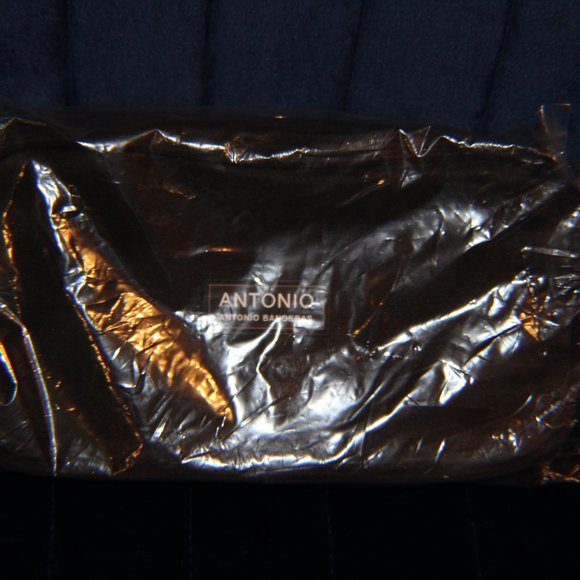 BRAND NEW Antonio Banderas Black Cosmetic Bag - Picture 2 of 4